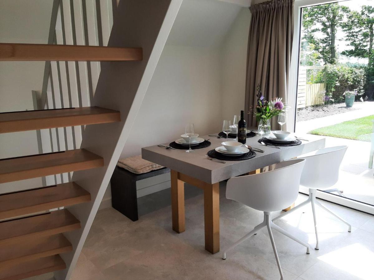 Stylish Holiday Home By The Sea Tuitjenhorn Eksteriør billede