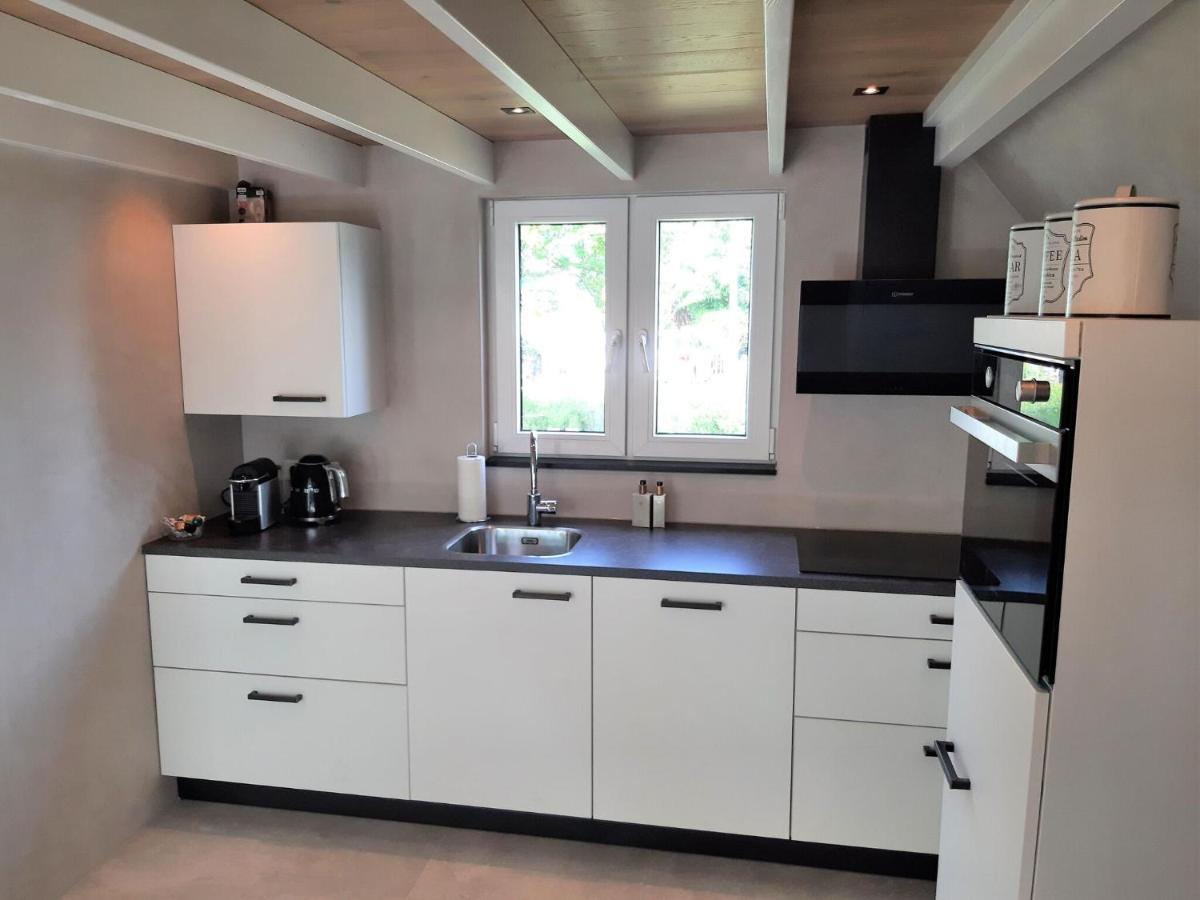 Stylish Holiday Home By The Sea Tuitjenhorn Eksteriør billede