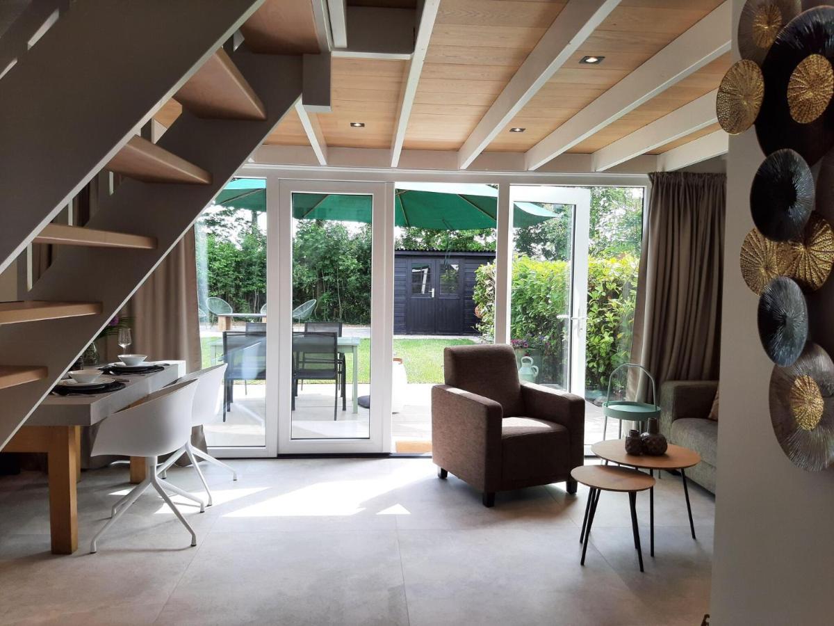 Stylish Holiday Home By The Sea Tuitjenhorn Eksteriør billede