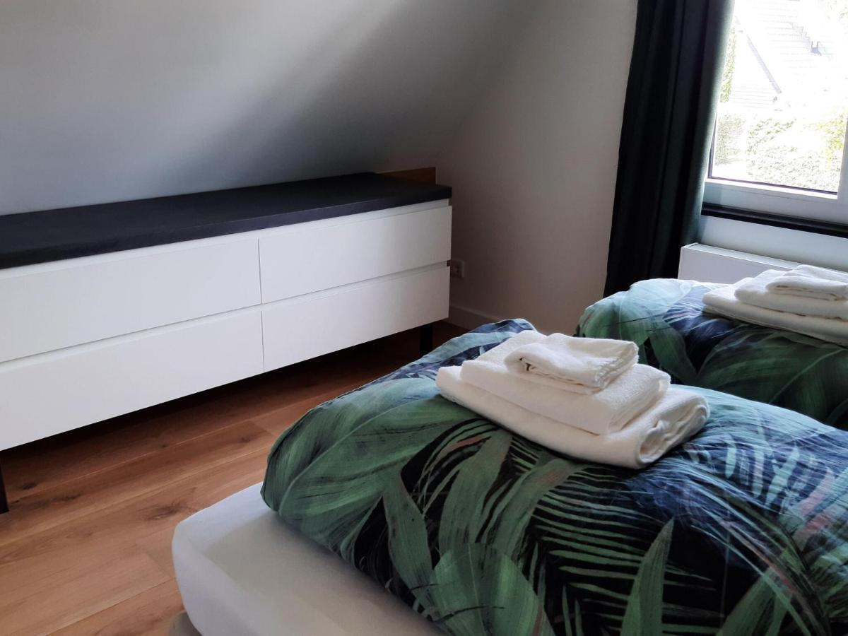 Stylish Holiday Home By The Sea Tuitjenhorn Eksteriør billede