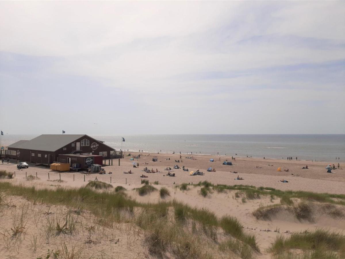 Stylish Holiday Home By The Sea Tuitjenhorn Eksteriør billede